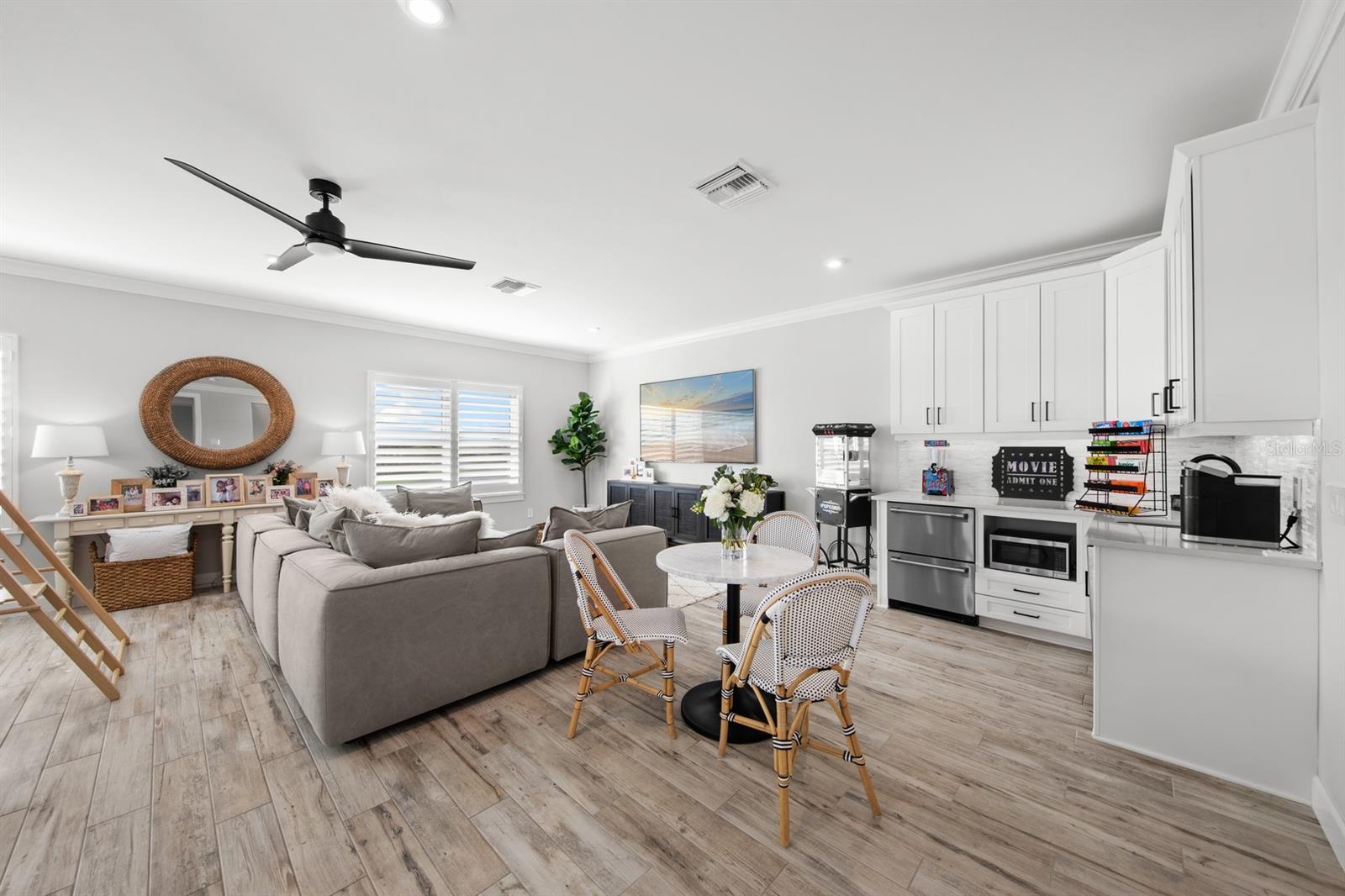 ESPLANADE LAKE CLUB PH 1 - Residential