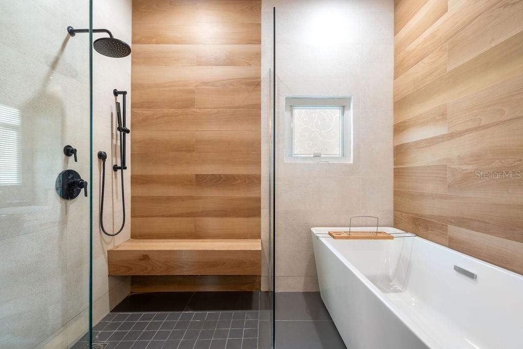 PASEO LAS PALMAS - Residential