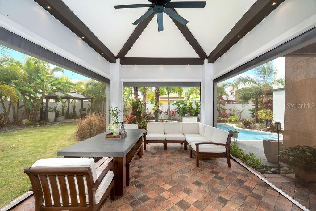 PASEO LAS PALMAS - Residential