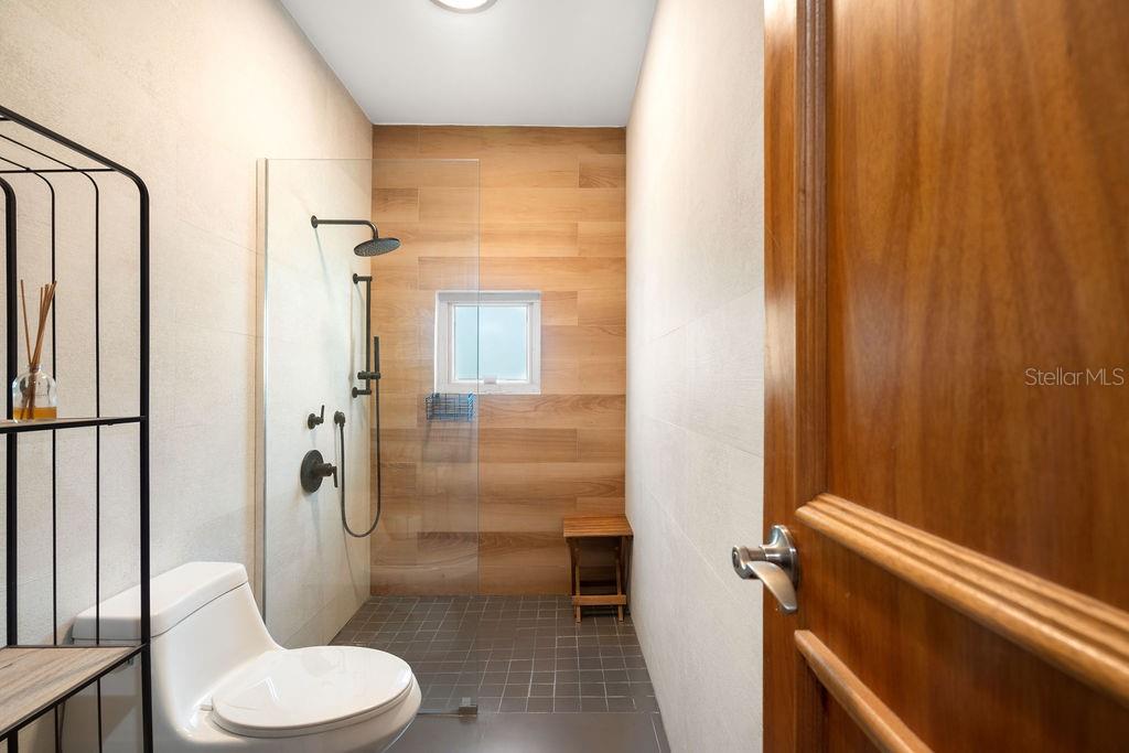 PASEO LAS PALMAS - Residential