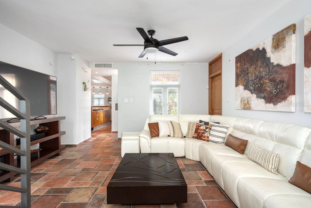 PASEO LAS PALMAS - Residential