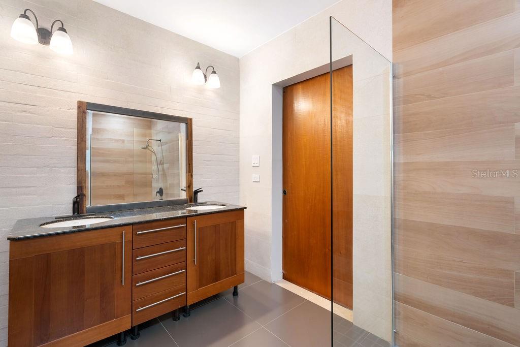 PASEO LAS PALMAS - Residential