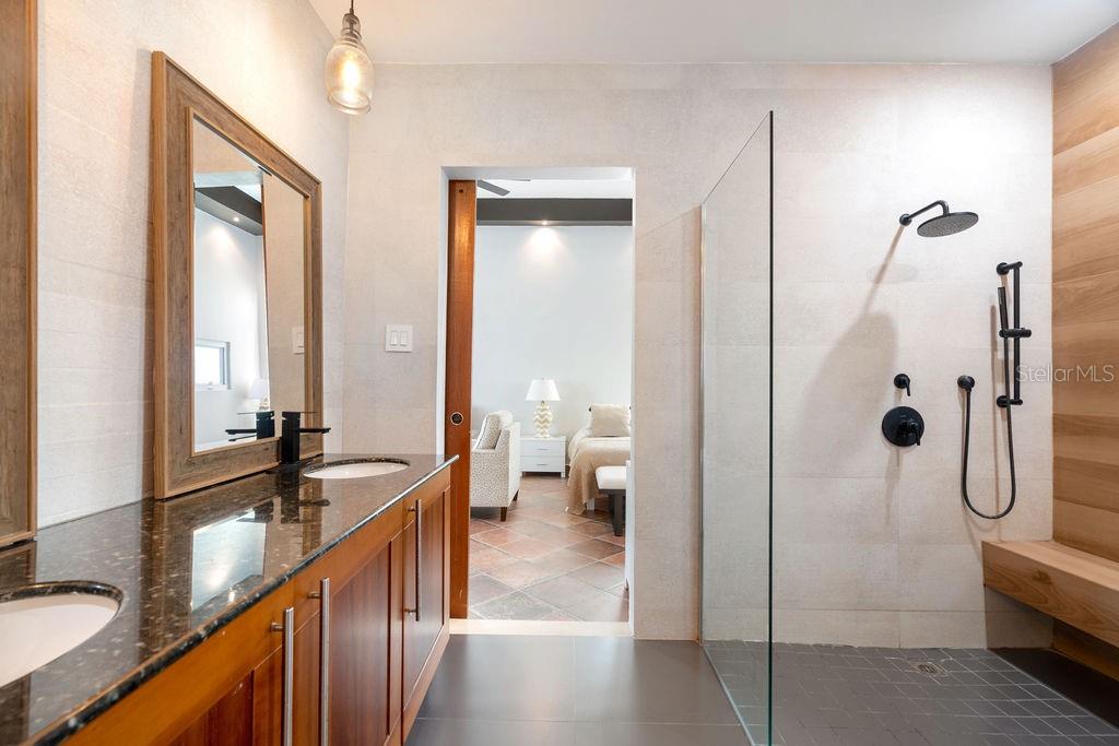 PASEO LAS PALMAS - Residential