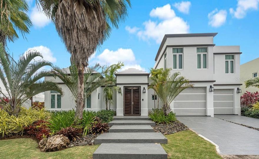 High vaulted ceilings and redesigned and renovated spaces are some of the features that make this Paseo las Palmas residence one-of-a-kind. The two-story residence features four bedrooms and 3.5 bathrooms, including a spacious master suite with ensuite bathroom, walk-in closet and private balcony. Enjoy a luxurious garden patio, with private salt water pool, lounging in the screened, covered terrace or open poolside area with chaise lounges and covered dining outdoor space. The custom wood dining table and remolded large open kitchen provide an ideal environment for dinner parties and family meetings. The main floor is complete with a generous family room, renovated office with walk-in closet and guest bedroom with an ensuite bathroom, with all areas providing access to the large backyard and pool. 

Consisting of only 38 residences, the Paseo las Palmas is a gated community located in the prime location of Paseos de Dorado. The Paseos de Dorado community located is near the town center, fine shopping, beaches, golf courses, spas, beauty salons, future hospital and more. The community amenities include controlled access, swimming pool, tennis courts, gymnasium, gazebo with bathrooms and 24 hour security.