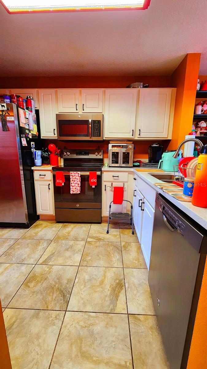 VILLAS/EMERALD LAKE CONDO PH 4 - Residential