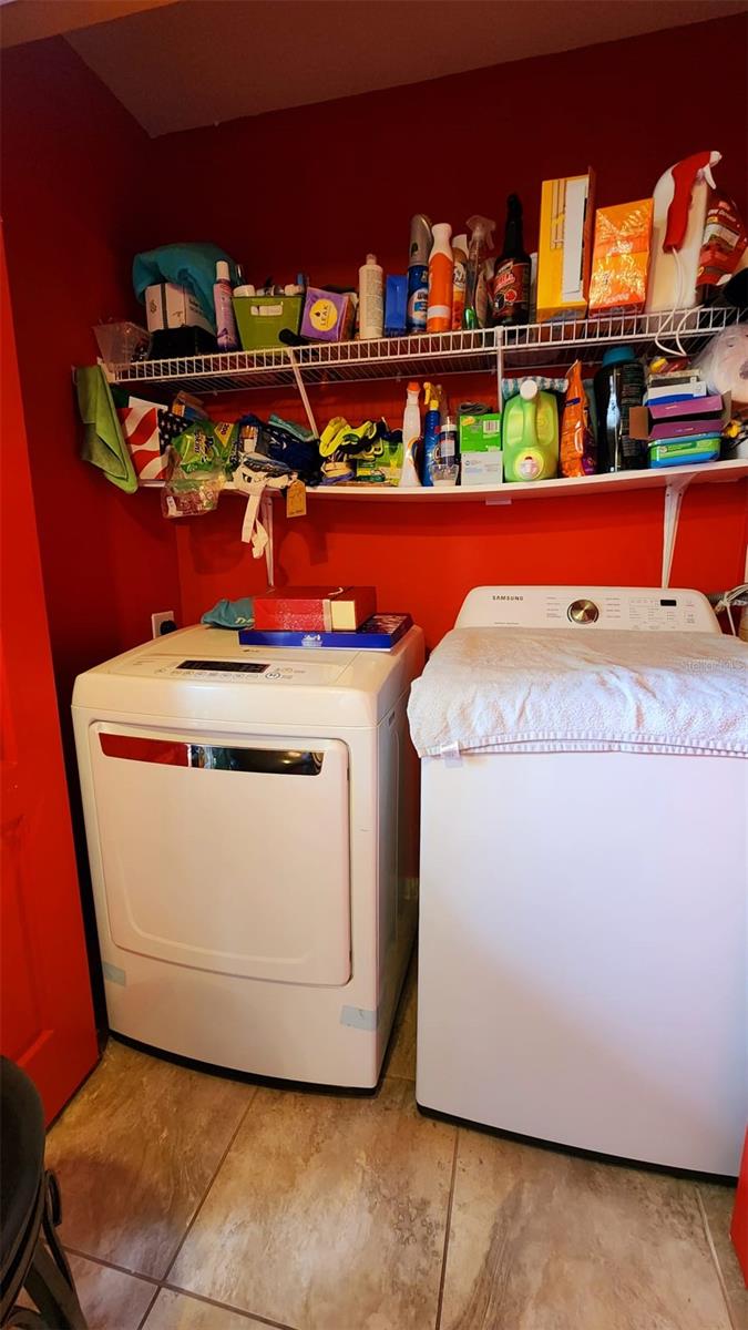 VILLAS/EMERALD LAKE CONDO PH 4 - Residential