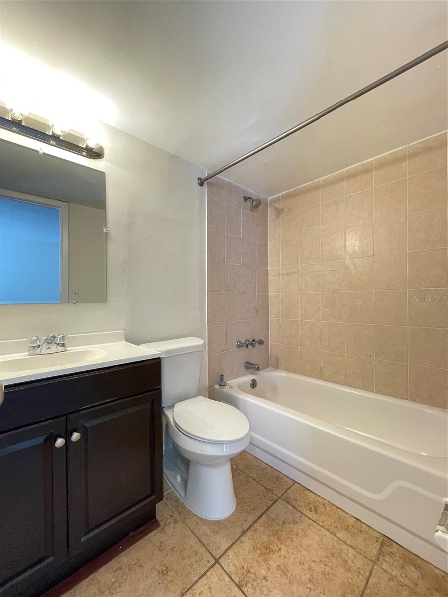 FAIRVIEW SHORES - Residential Lease
