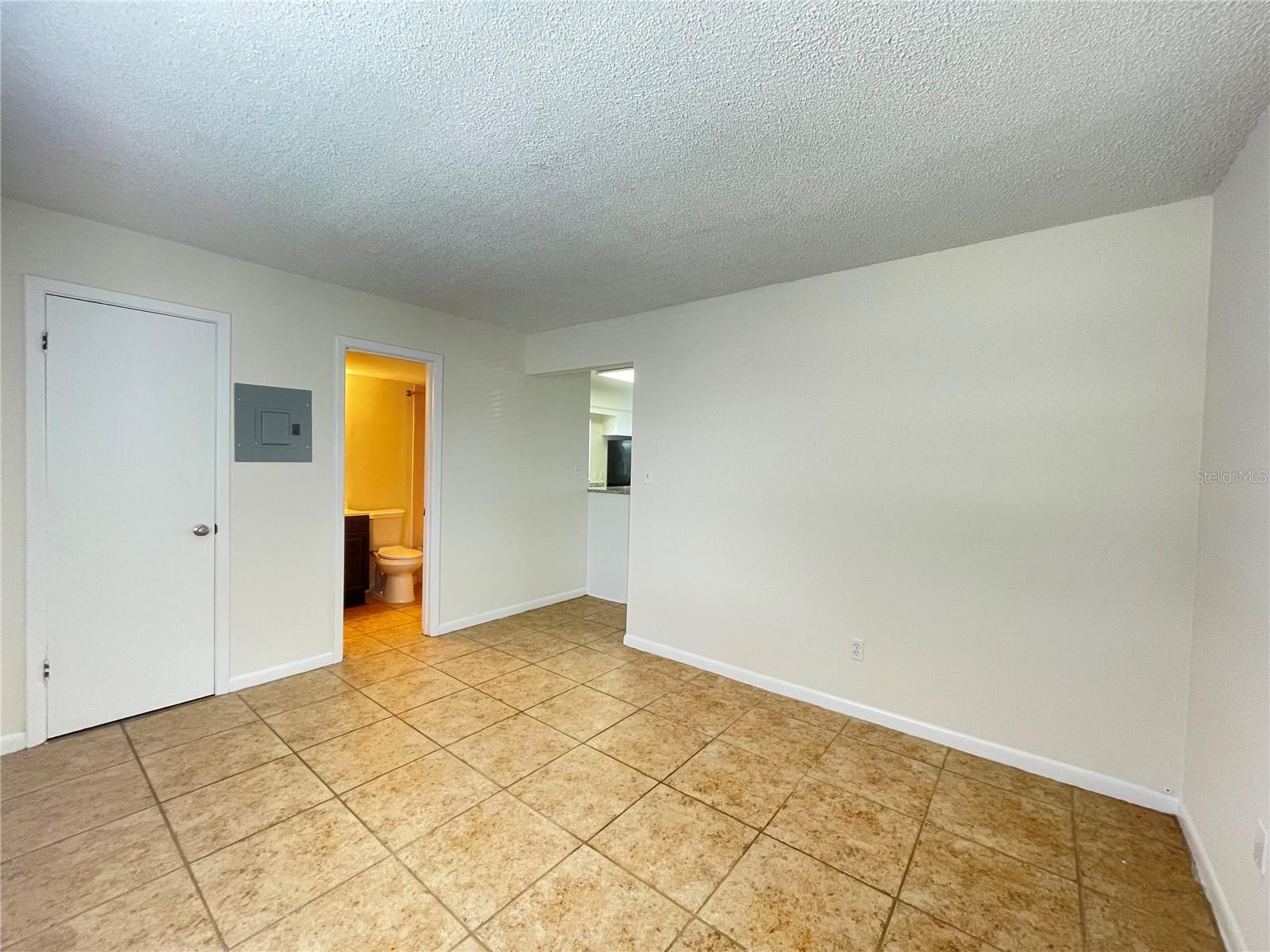 FAIRVIEW SHORES - Residential Lease