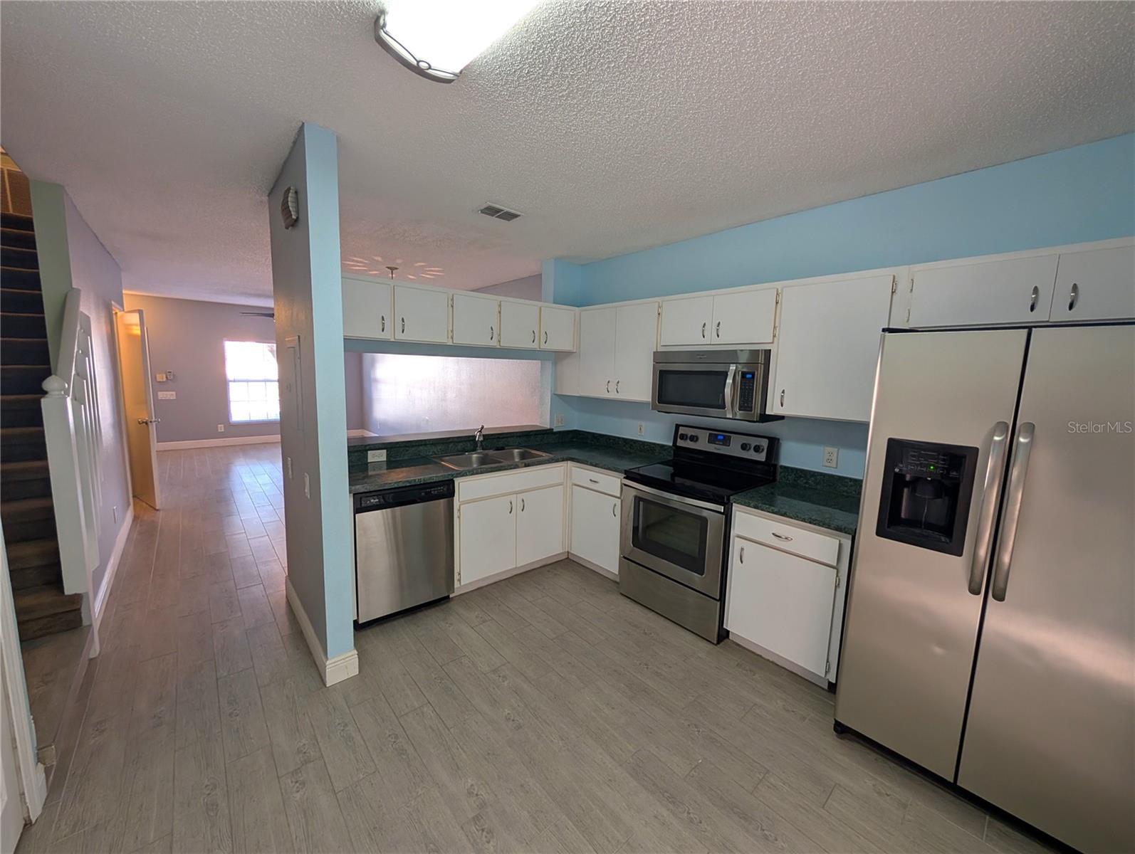 CARROLLWOOD KEY - Residential Lease