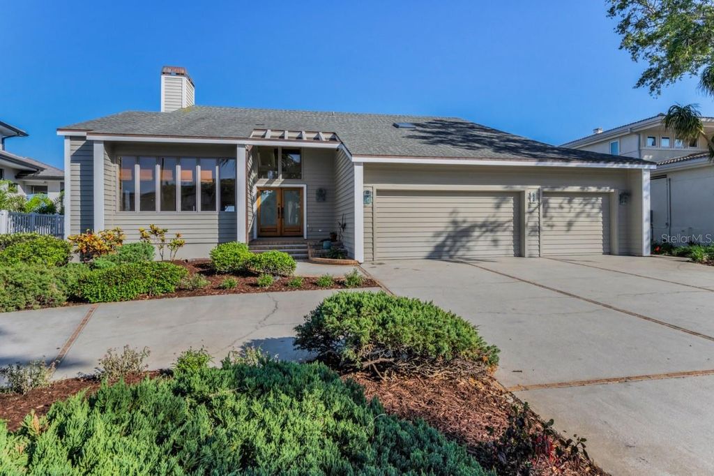 Photo of 526 Belle Isle Avenue, Belleair Beach, FL 33786 (MLS # U8245827)