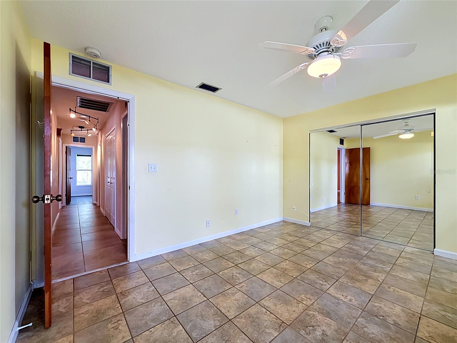NINE EAGLES UNIT ONE SEC I - Residential