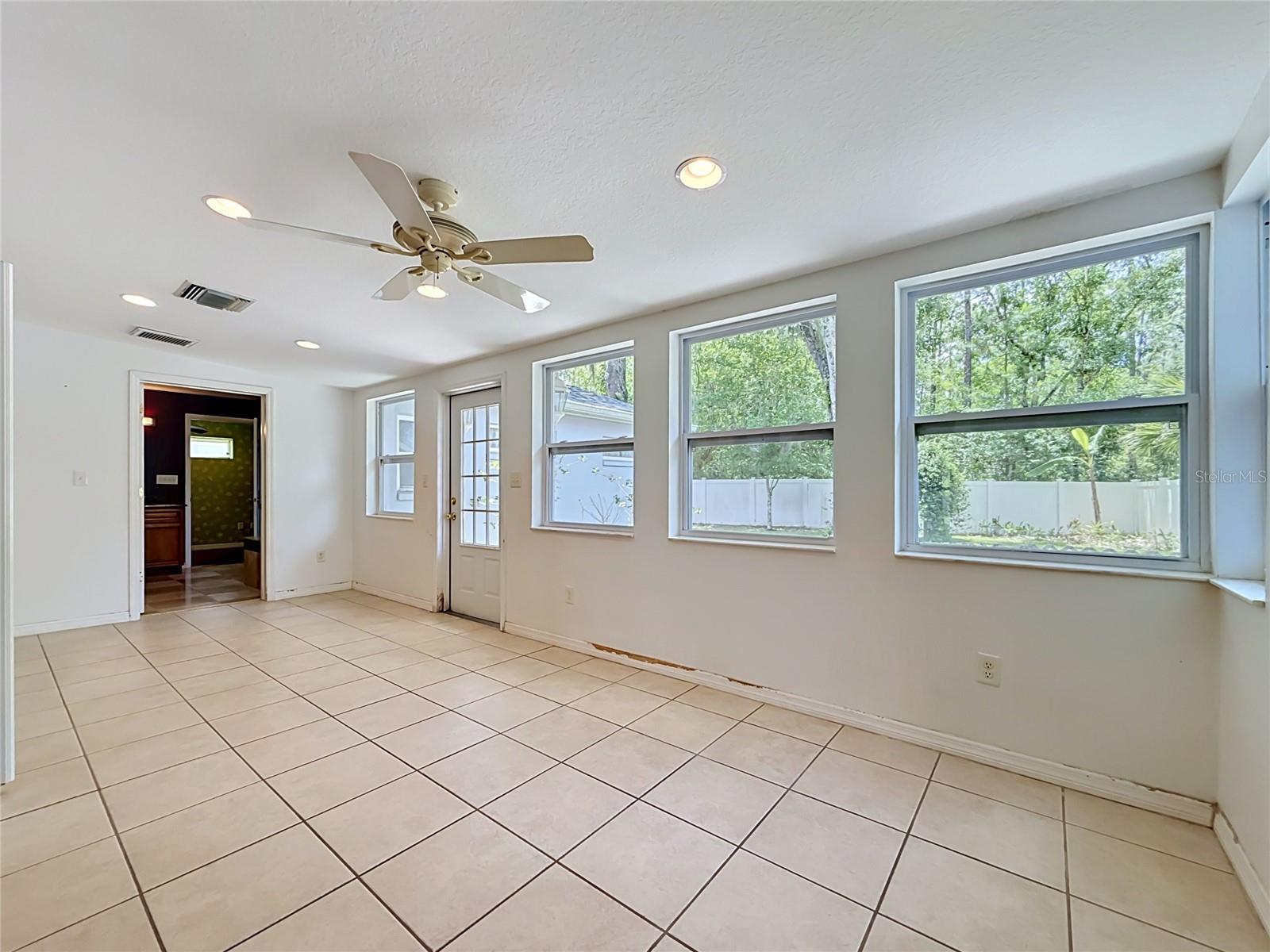 NINE EAGLES UNIT ONE SEC I - Residential