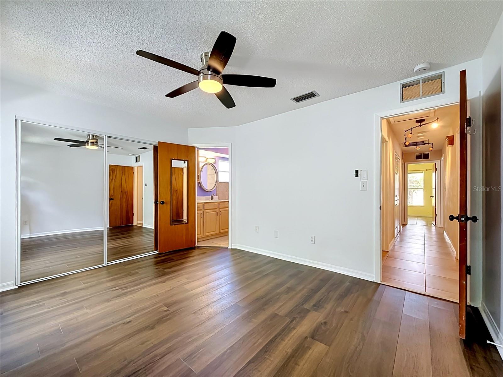 NINE EAGLES UNIT ONE SEC I - Residential