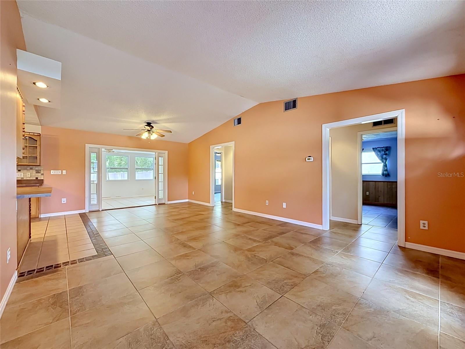 NINE EAGLES UNIT ONE SEC I - Residential