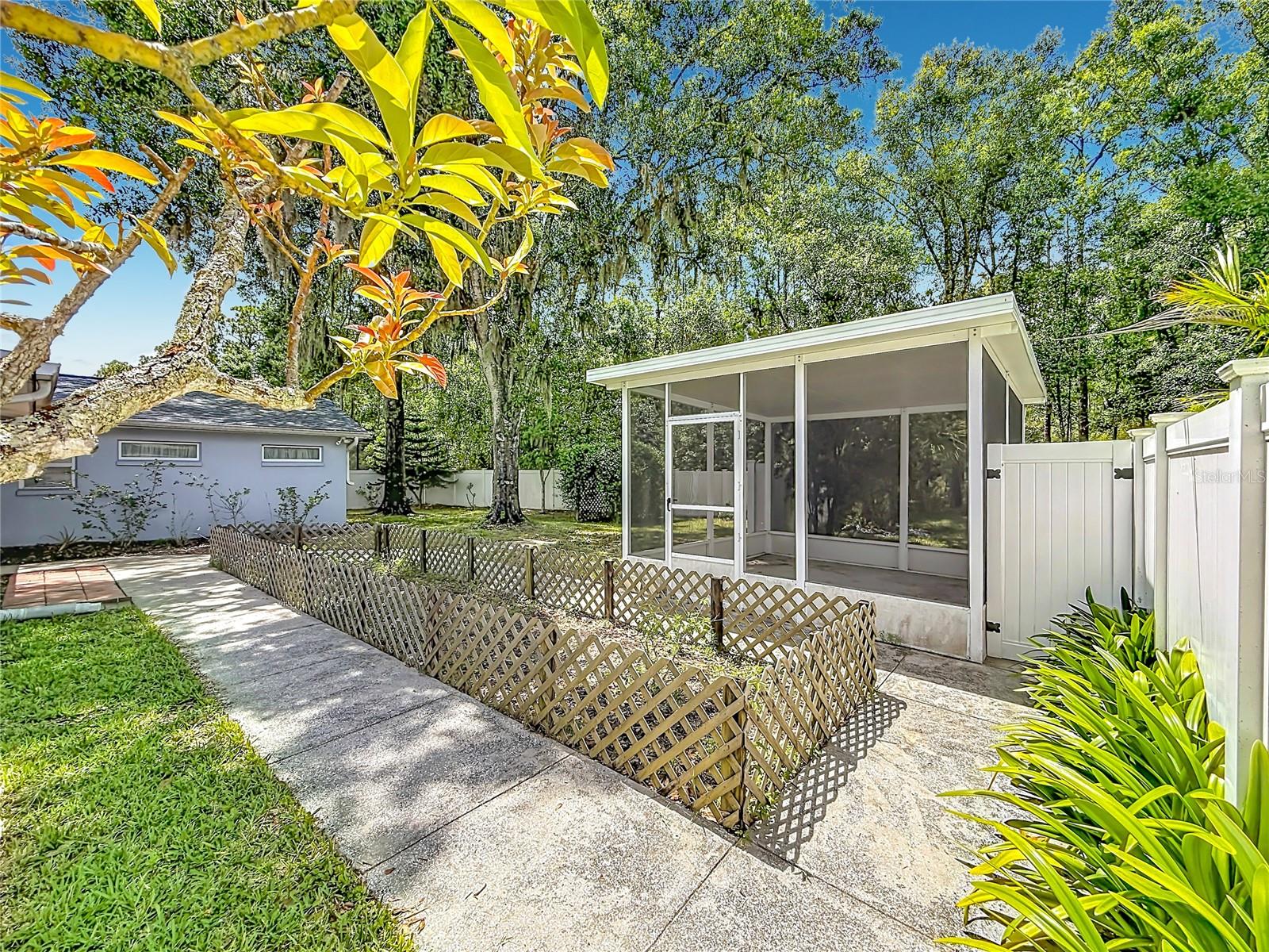 NINE EAGLES UNIT ONE SEC I - Residential