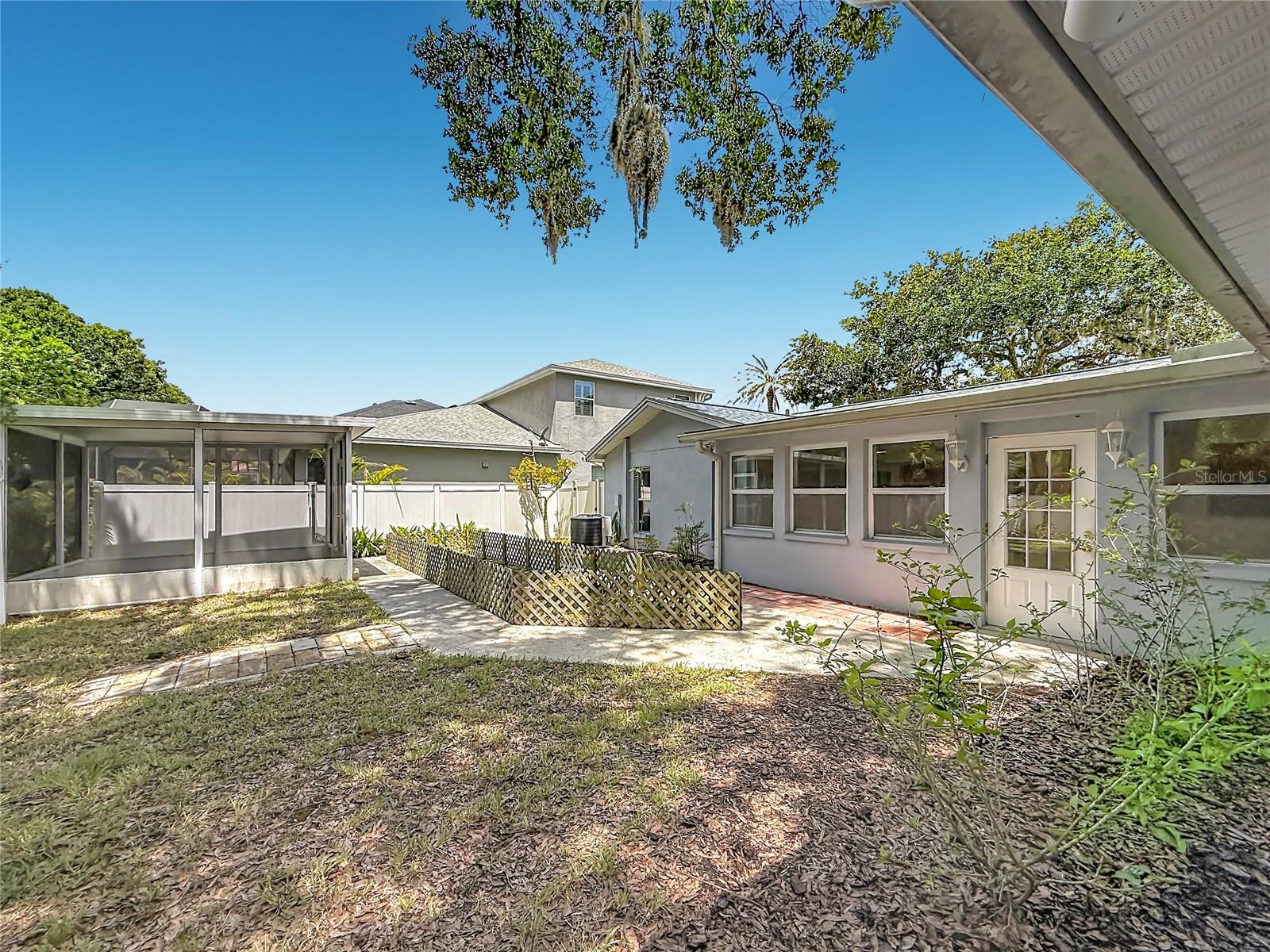 NINE EAGLES UNIT ONE SEC I - Residential