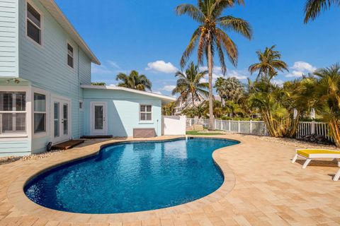 A home in HOLMES BEACH