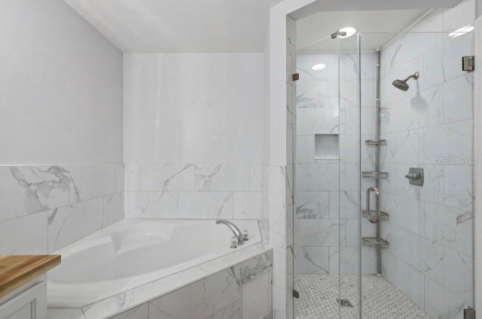 BLUE SPRINGS VILLAS - Residential