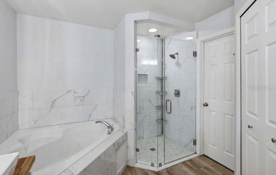 BLUE SPRINGS VILLAS - Residential