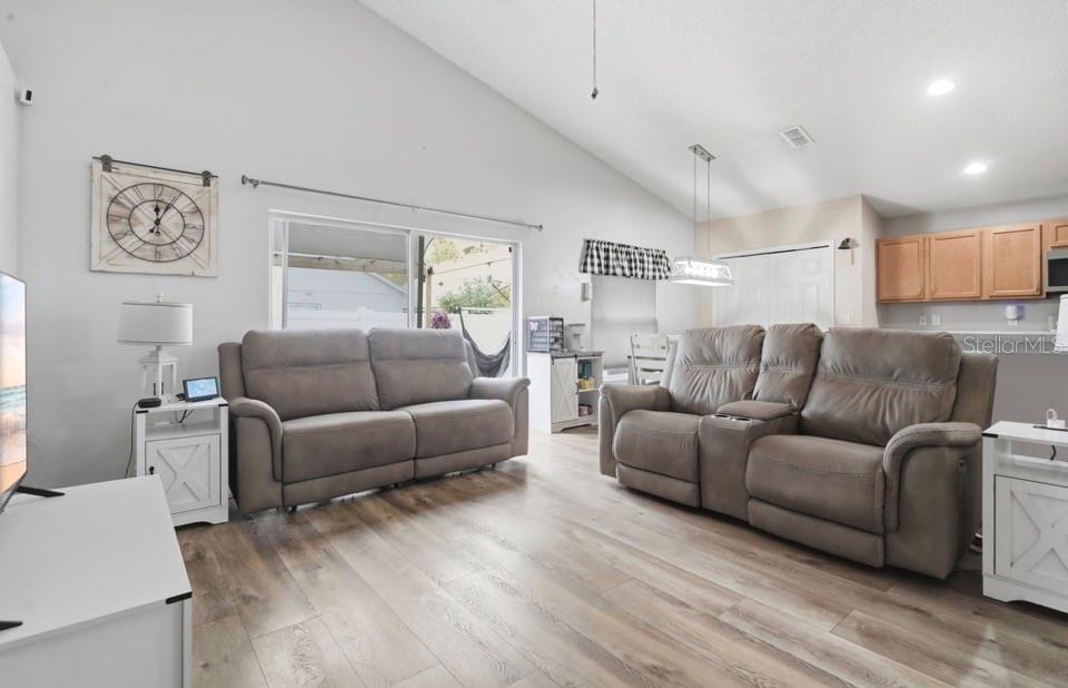 BLUE SPRINGS VILLAS - Residential