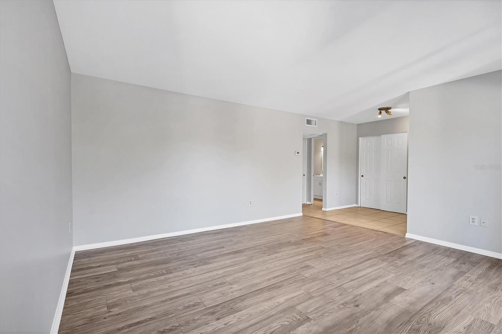 GARDEN APTS - Residential