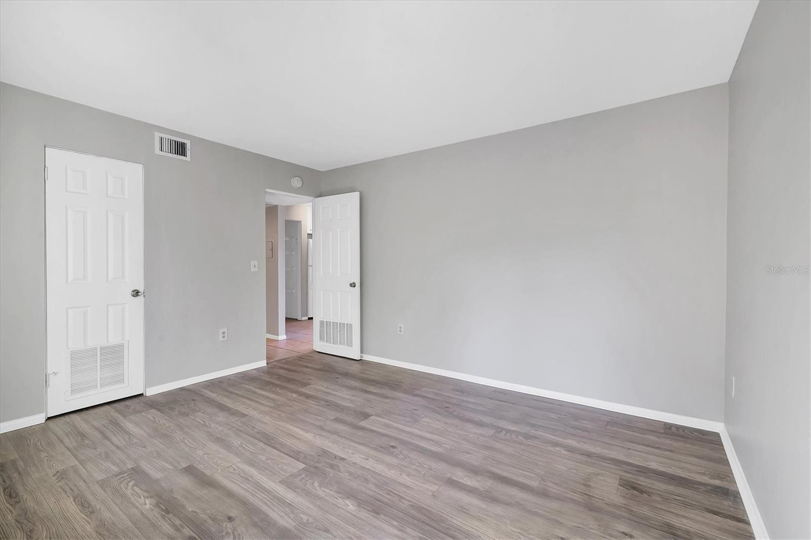 GARDEN APTS - Residential