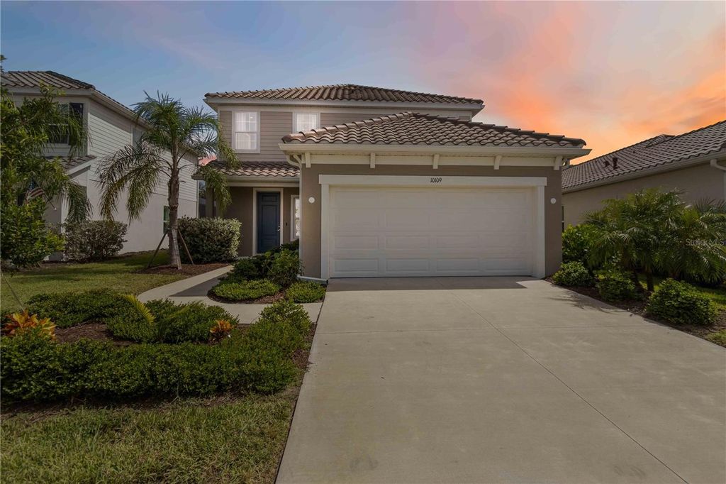 Photo of 10109 Canaveral Circle, Sarasota, FL 34241 (MLS # A4667859)