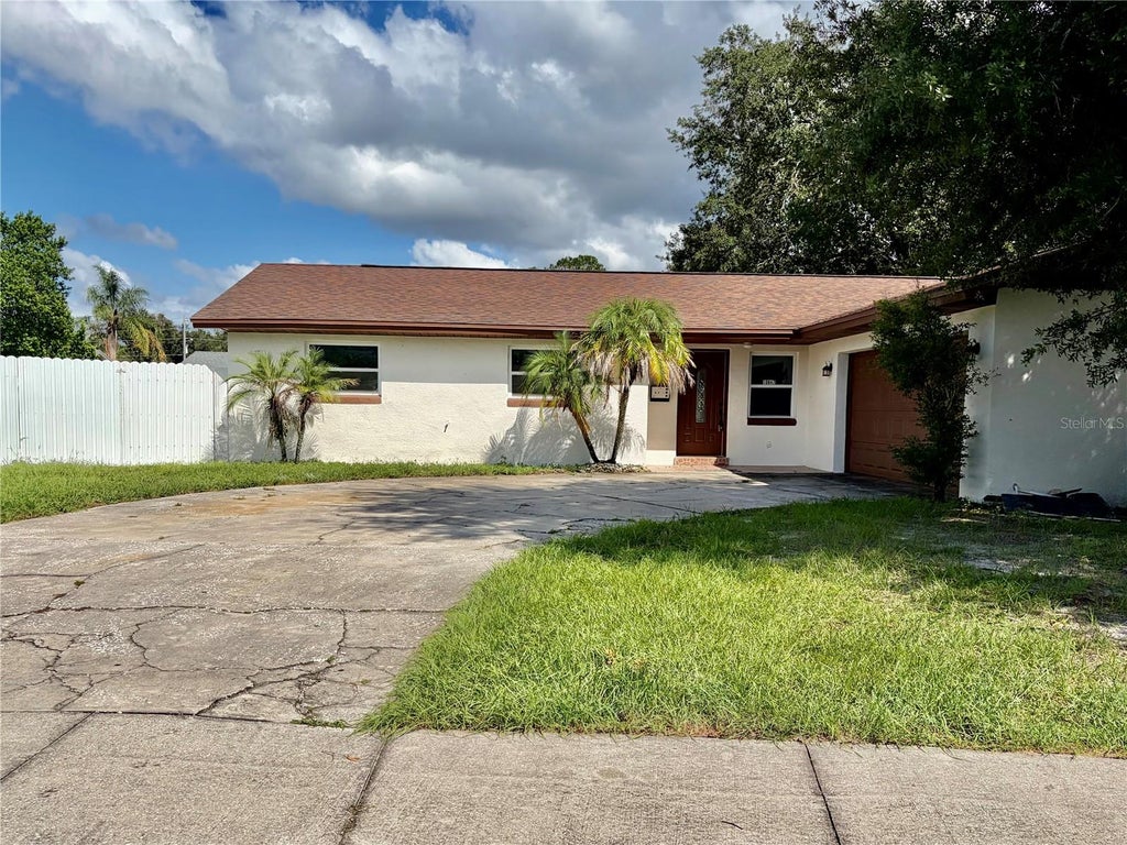 Photo of 10647 Regency Court, Orlando, FL 32825 (MLS # O6442948)