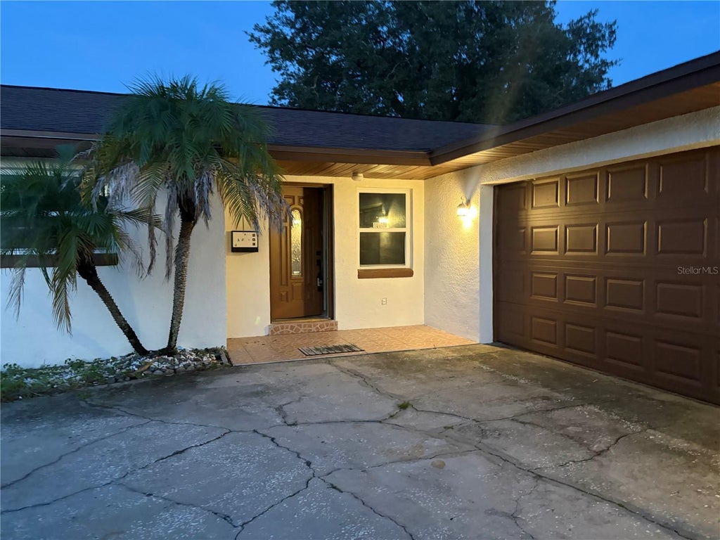 Photo of 10647 Regency Court, Orlando, FL 32825 (MLS # O6442948)