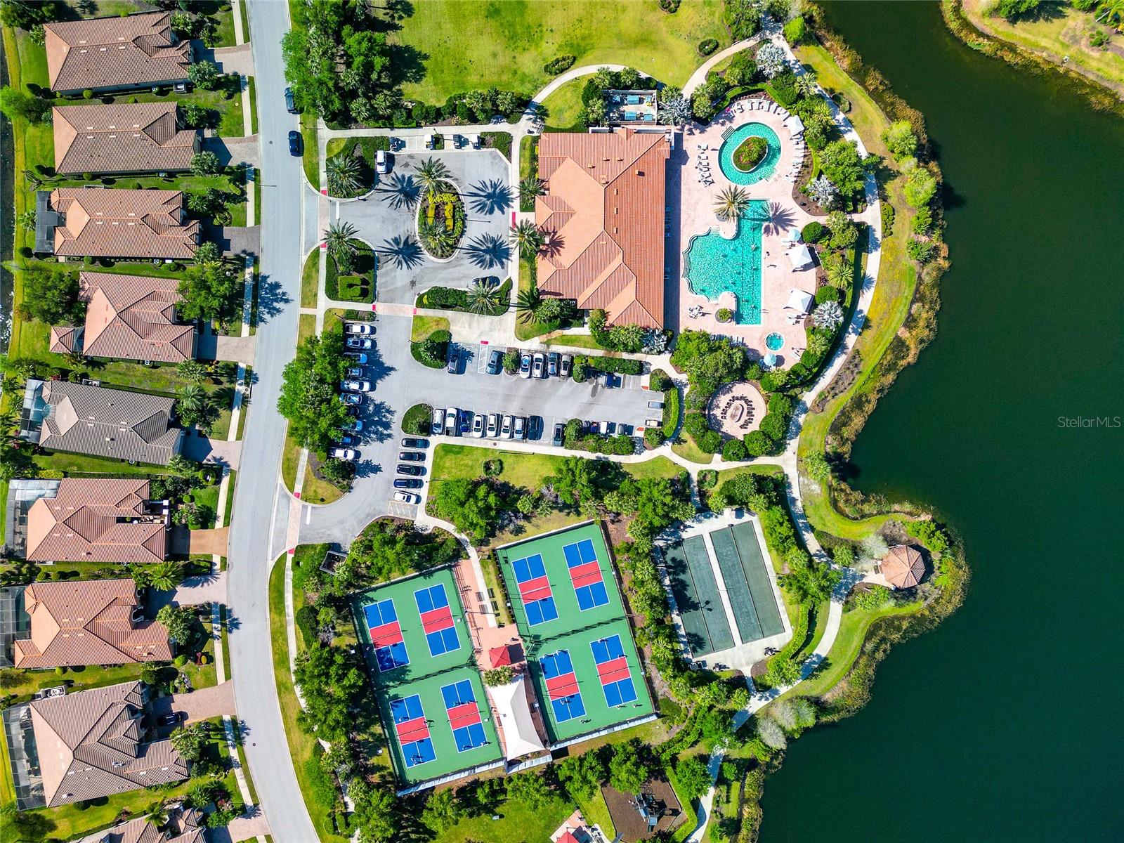 ESPLANADE - Residential