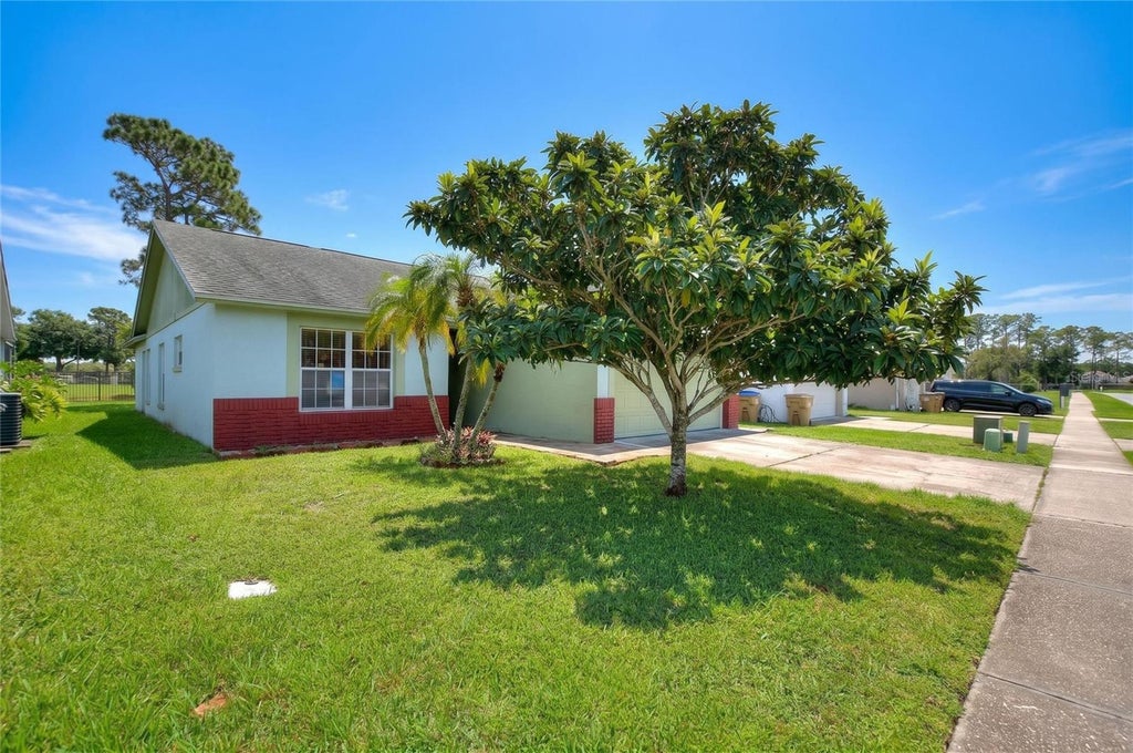 Photo of 298 Indian Point Circle, Kissimmee, FL 34746 (MLS # S5158687)