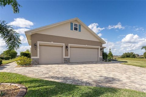 A home in AUBURNDALE