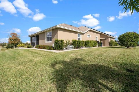 A home in AUBURNDALE