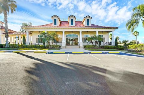 A home in AUBURNDALE