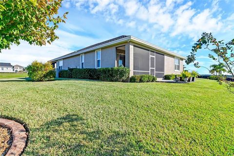 A home in AUBURNDALE