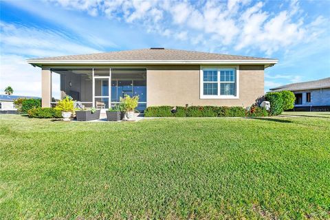 A home in AUBURNDALE