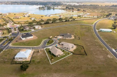 A home in AUBURNDALE