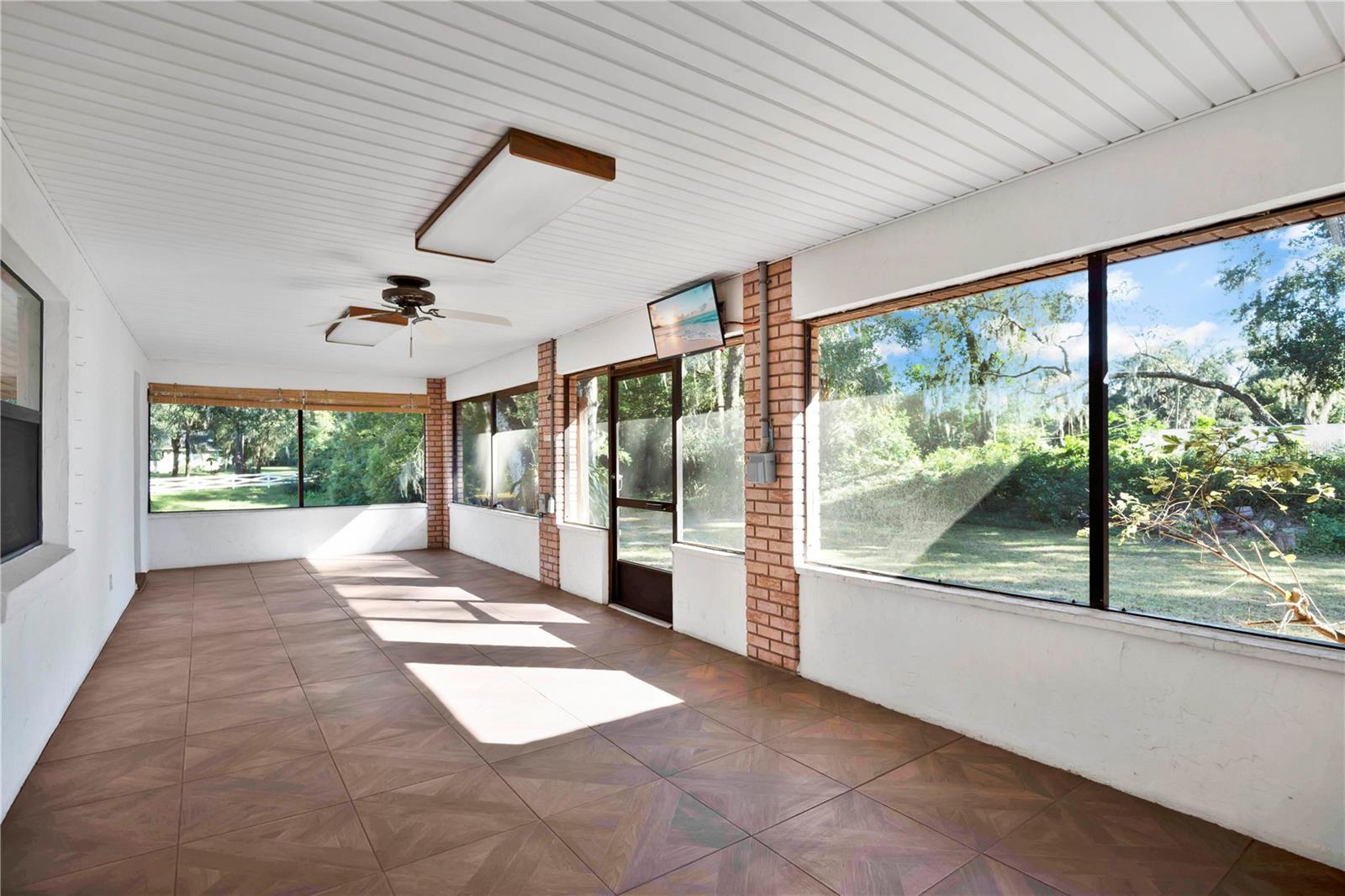 BLUE SPGS 03-18-30 - Residential