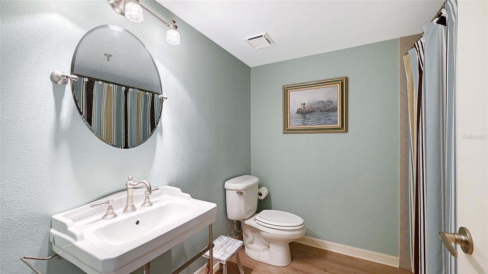 MACARTHUR BEACH - Residential