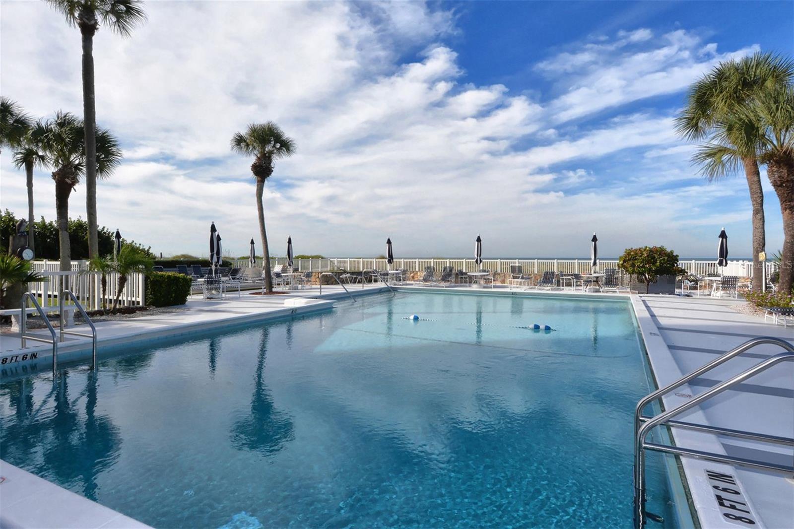 MACARTHUR BEACH - Residential