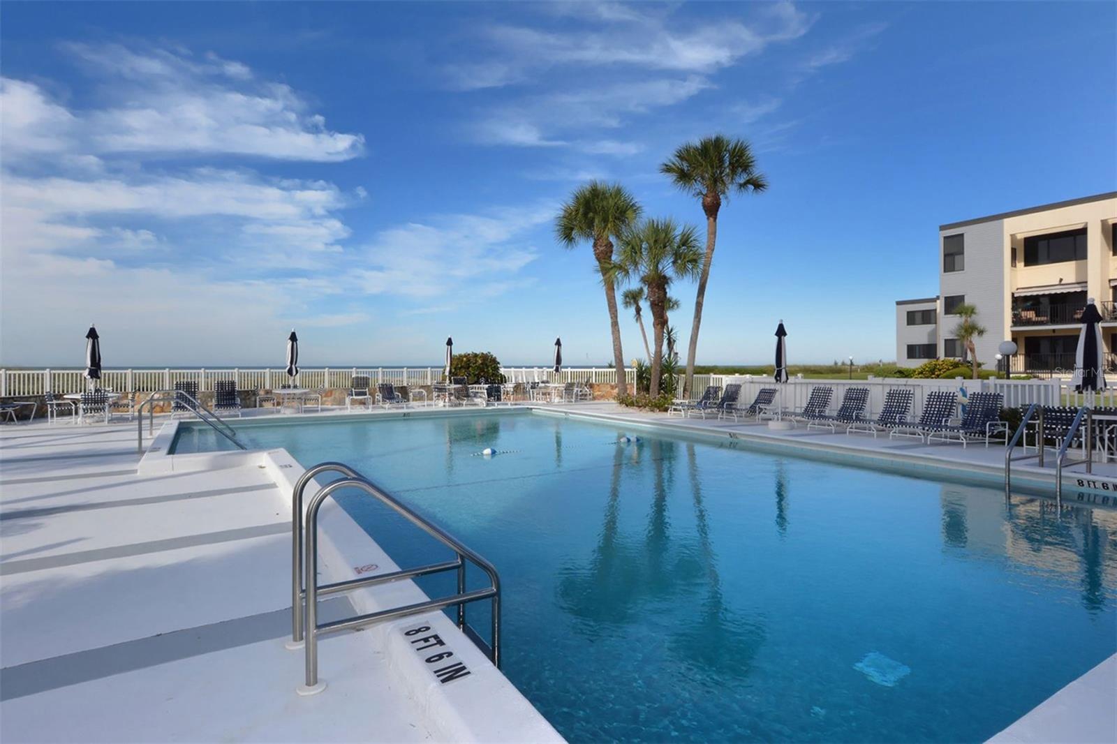 MACARTHUR BEACH - Residential