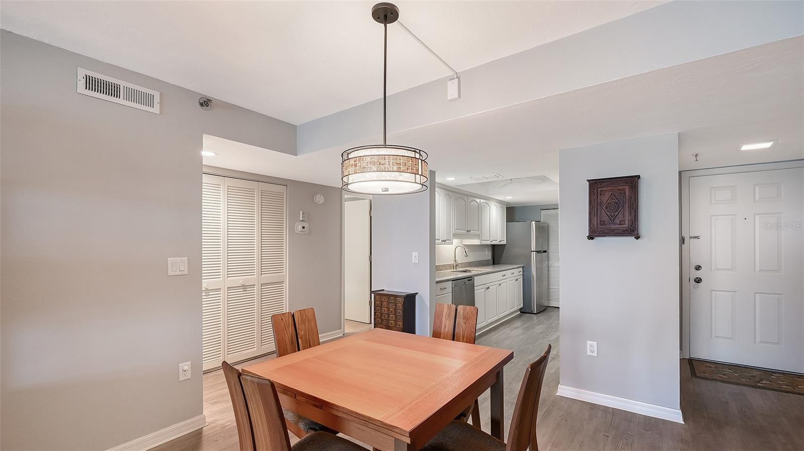 MACARTHUR BEACH - Residential