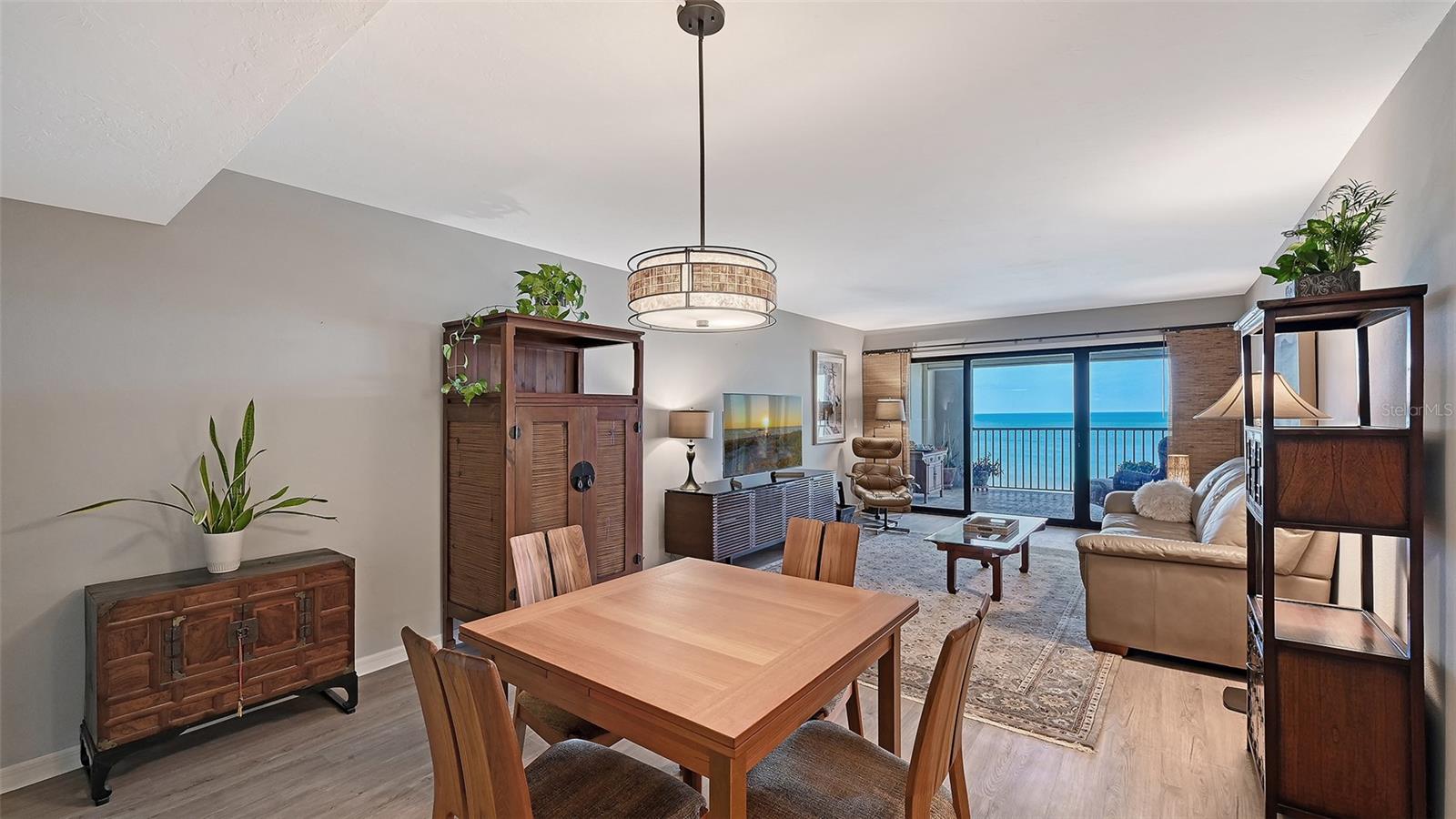 MACARTHUR BEACH - Residential