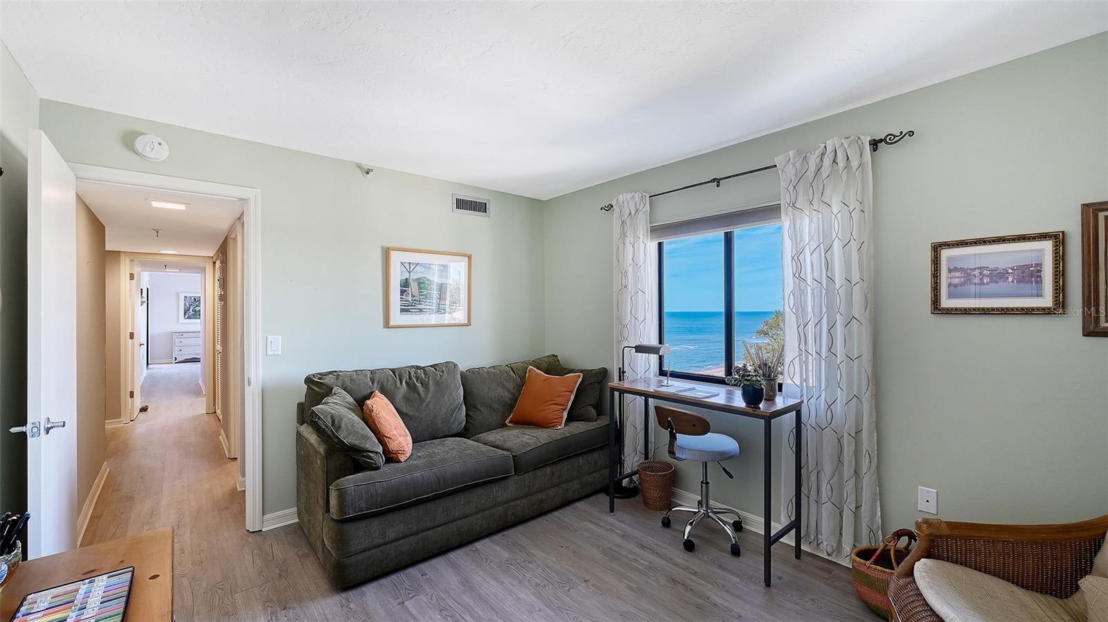 MACARTHUR BEACH - Residential