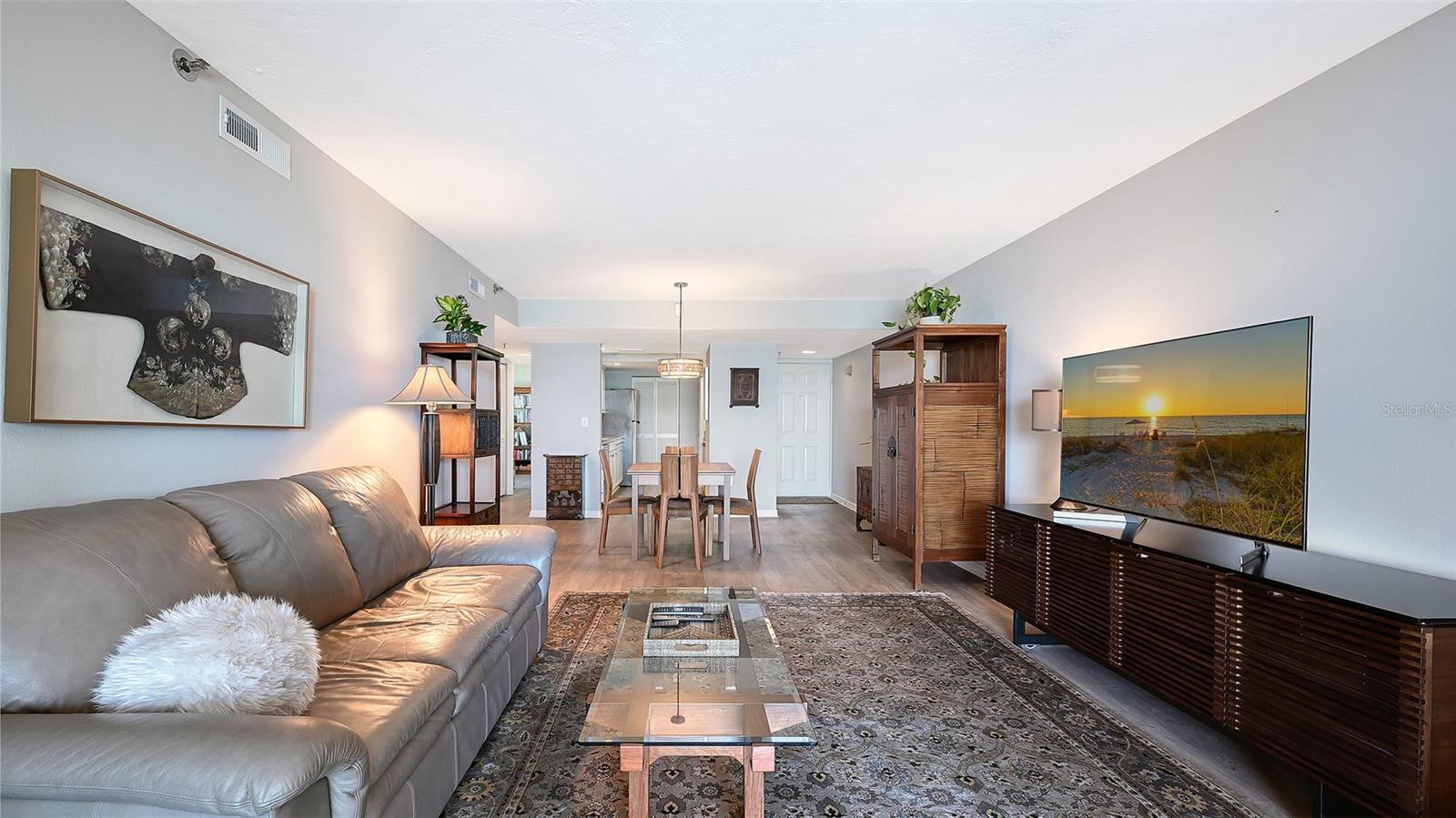 MACARTHUR BEACH - Residential