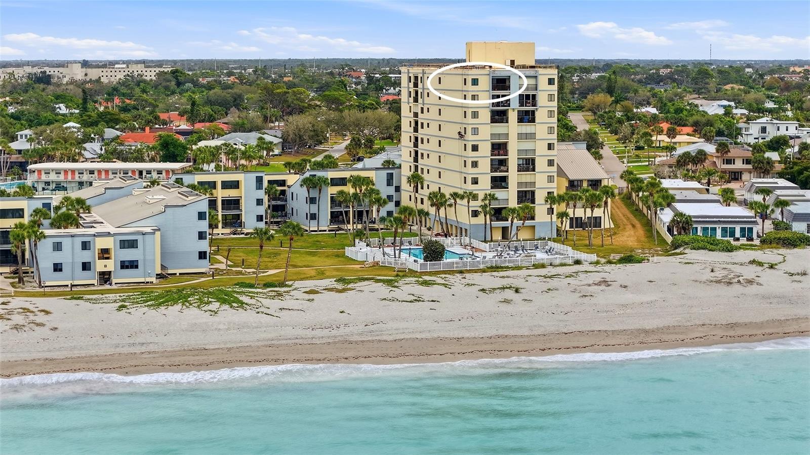 MACARTHUR BEACH - Residential