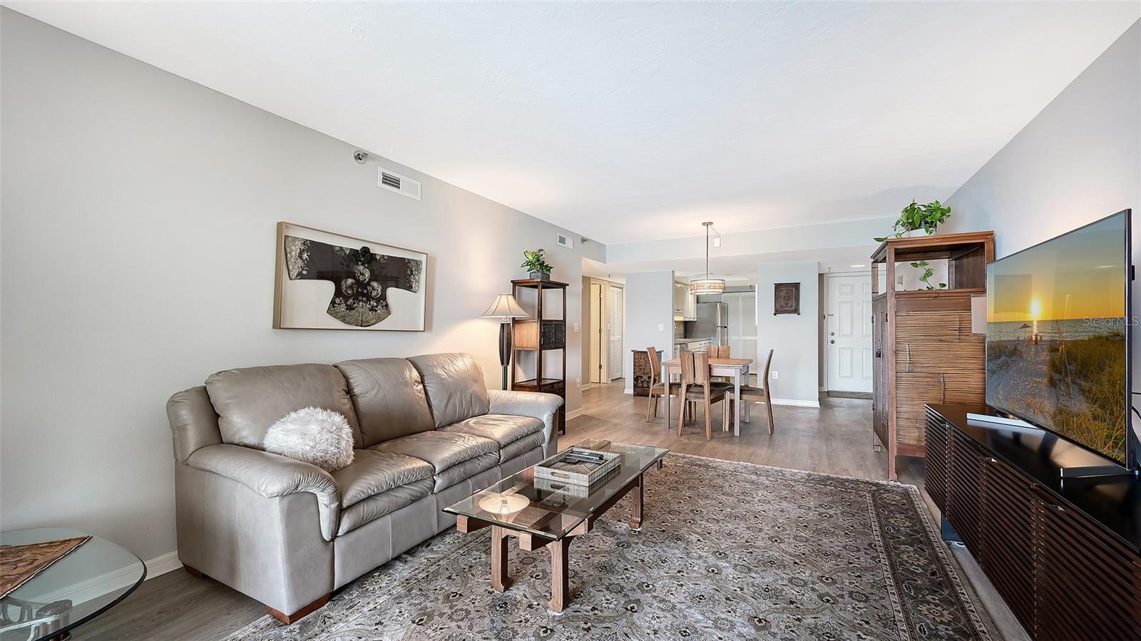 MACARTHUR BEACH - Residential