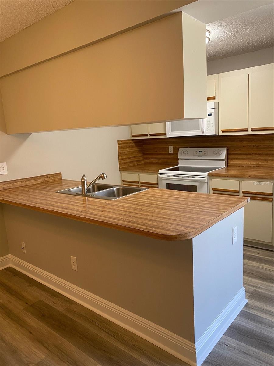 LEESBURG ROYAL OAK ESTATES SUB - Residential