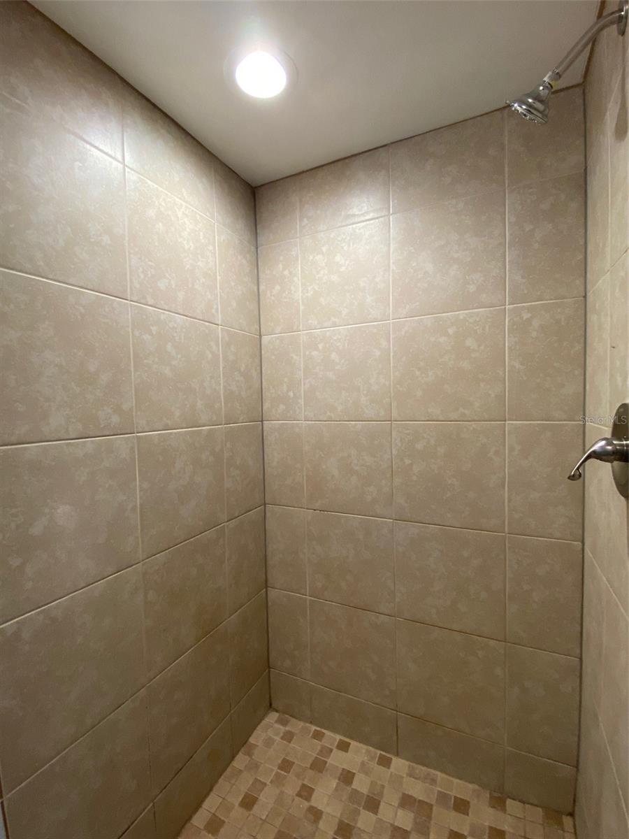 LEESBURG ROYAL OAK ESTATES SUB - Residential