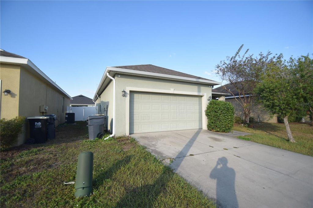 Photo of 823 Krenson Woods Lane, Lakeland, FL 33813 (MLS # L4958023)